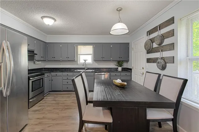 $244,900 | 504 Southeast 21st Street, Oak Grove, MO 64075