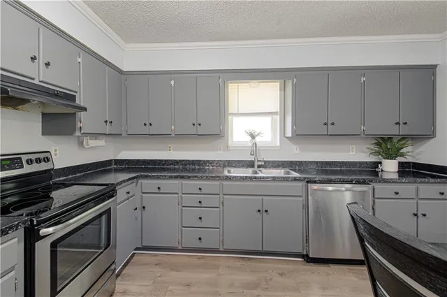 $244,900 | 504 Southeast 21st Street, Oak Grove, MO 64075