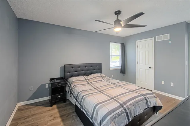 $244,900 | 504 Southeast 21st Street, Oak Grove, MO 64075