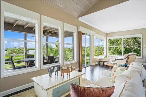 $1,550,000 | 8525 Seacrest Drive, Vero Beach, FL 32963