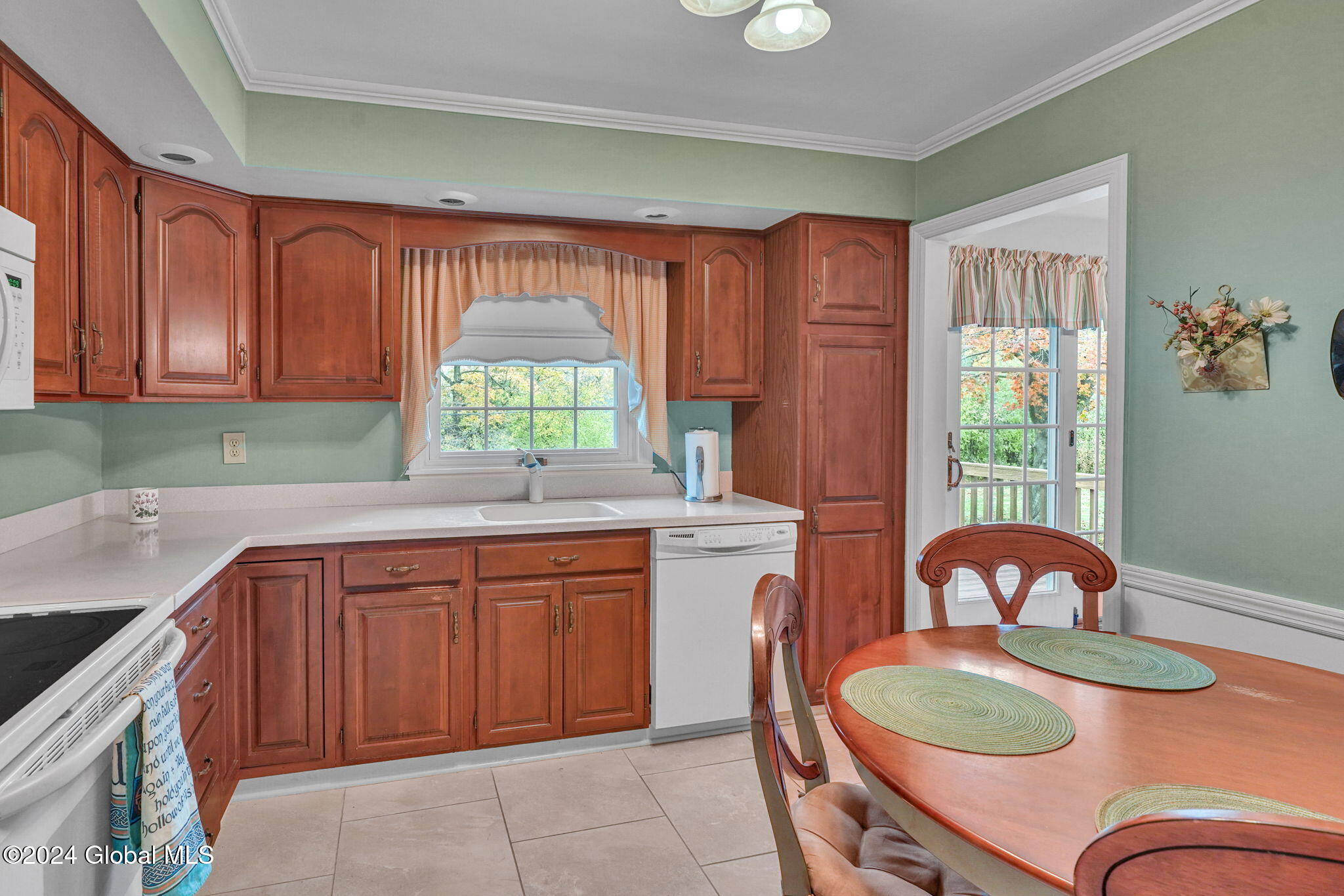 23 Rosa Road Schenectady, NY 12308 - Photo 20 of 38 17-web-or-mls-DSC02202