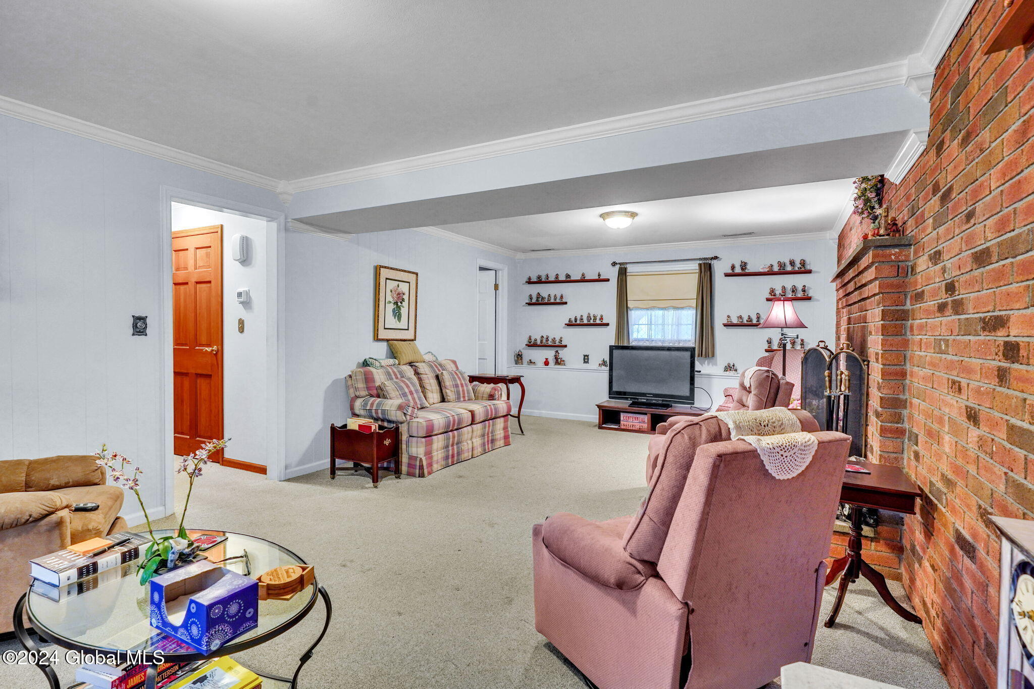 23 Rosa Road Schenectady, NY 12308 - Photo 6 of 38 5-web-or-mls-DSC02142
