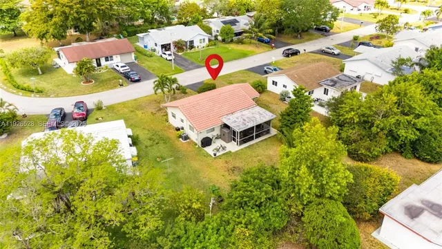 a picture of lake view