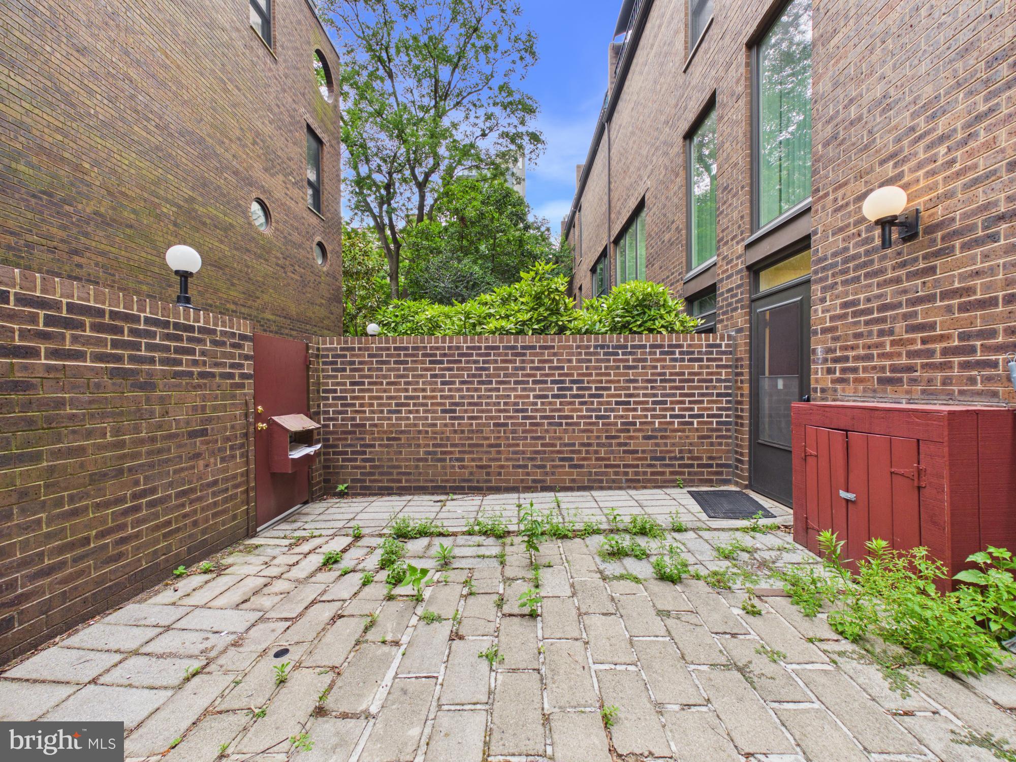 St James Court, Unit 1 Philadelphia, PA 19106 - Photo 4 of 30