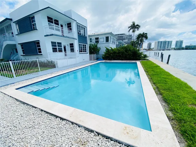 $2,450 | 960 Bay Drive, Unit 902, Miami Beach, FL 33141