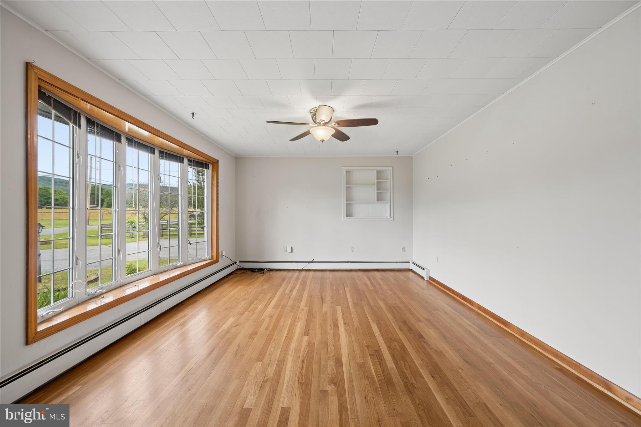 107 Eyler Road Thurmont, MD 21788 - Photo 3 of 74 Living Room