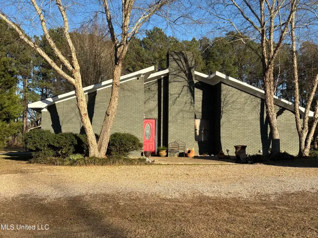 $230,000 | 722 Holmesville Road, Jayess, MS 39641