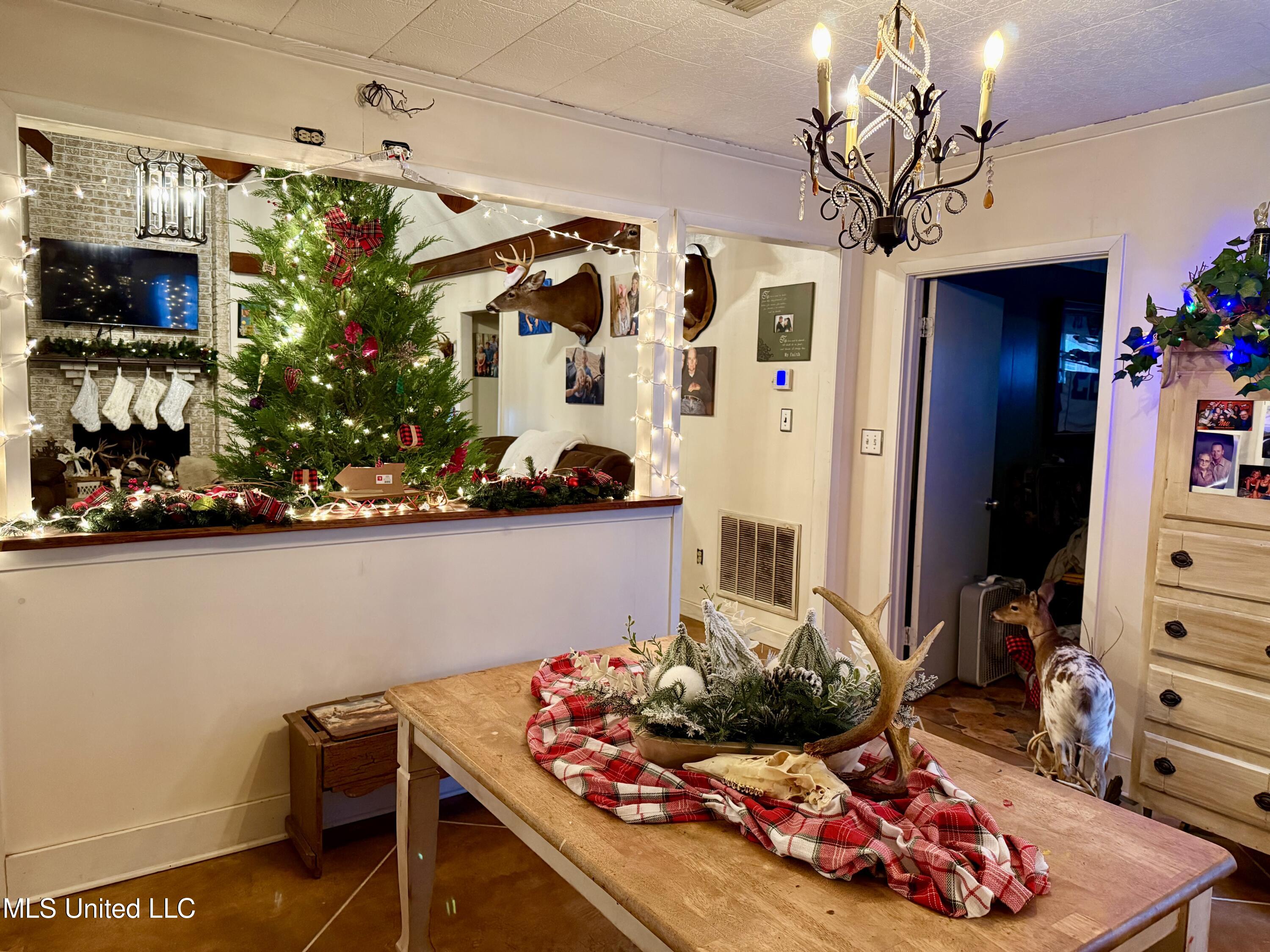 722 Holmesville Road Jayess, MS 39641 - Photo 19 of 47 dining rm 1