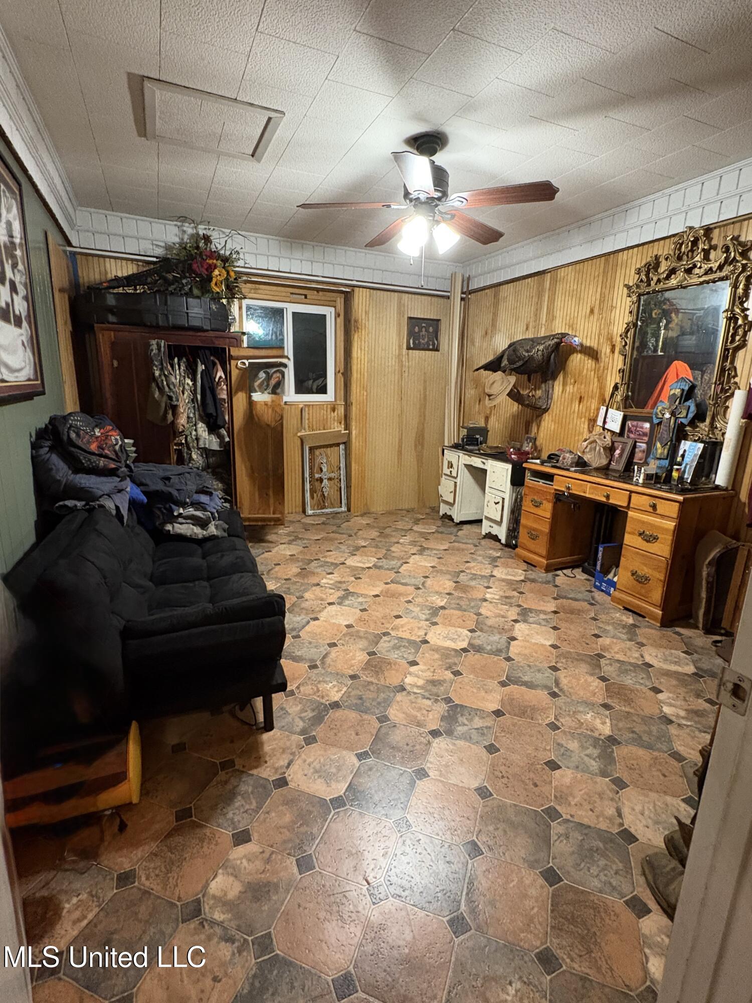 722 Holmesville Road Jayess, MS 39641 - Photo 36 of 47 Hunt rm