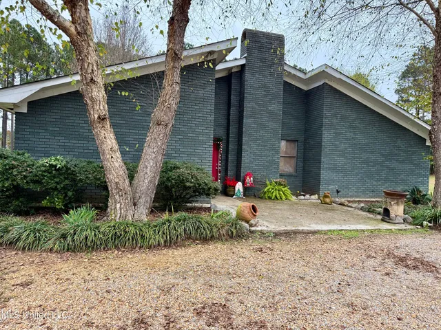 $230,000 | 722 Holmesville Road, Jayess, MS 39641