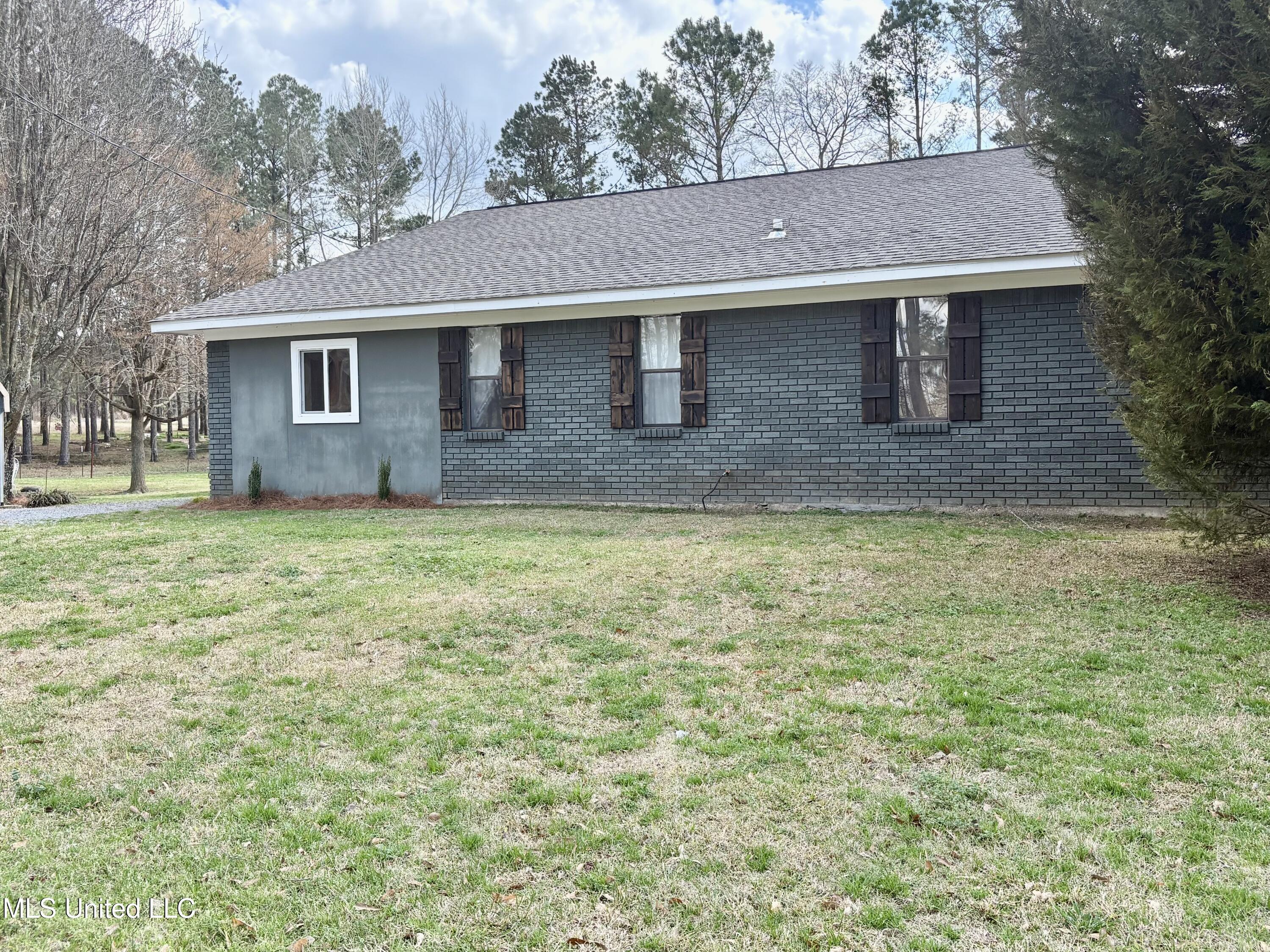 722 Holmesville Road Jayess, MS 39641 - Photo 8 of 47 shutters