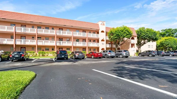 $119,000 | 9581 Sunrise Lakes Boulevard, Unit 309, Sunrise, FL 33322