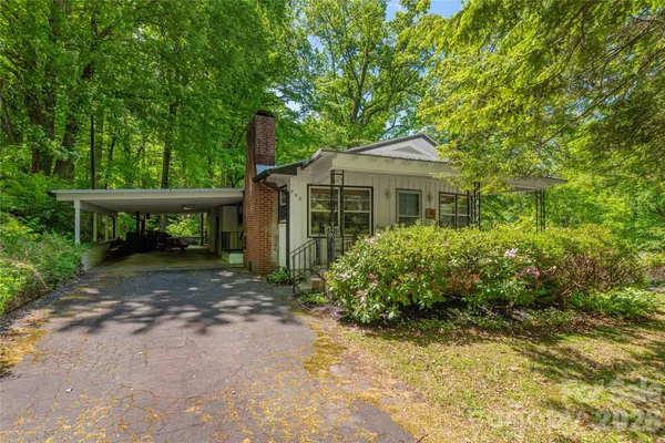 $335,000 | 868 Cabin Flts Road, Balsam, NC 28707