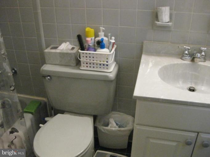 2530 Summerson Road Baltimore, MD 21209 - Photo 10 of 14 Master Bath
