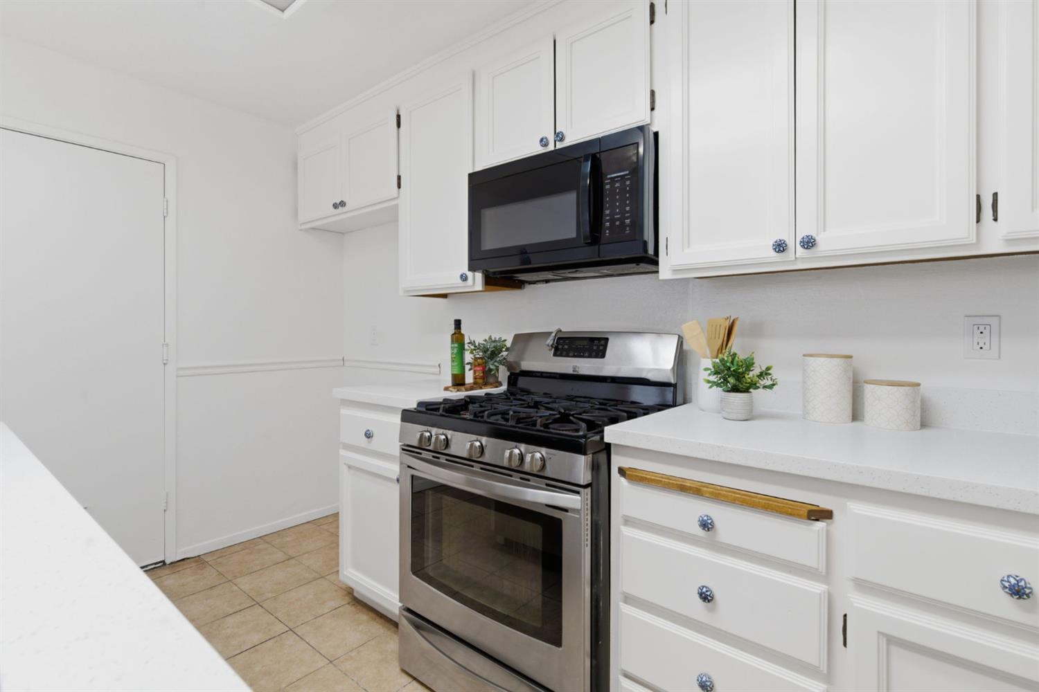 1451 West Swain Road Stockton, CA 95207 - Photo 13 of 36