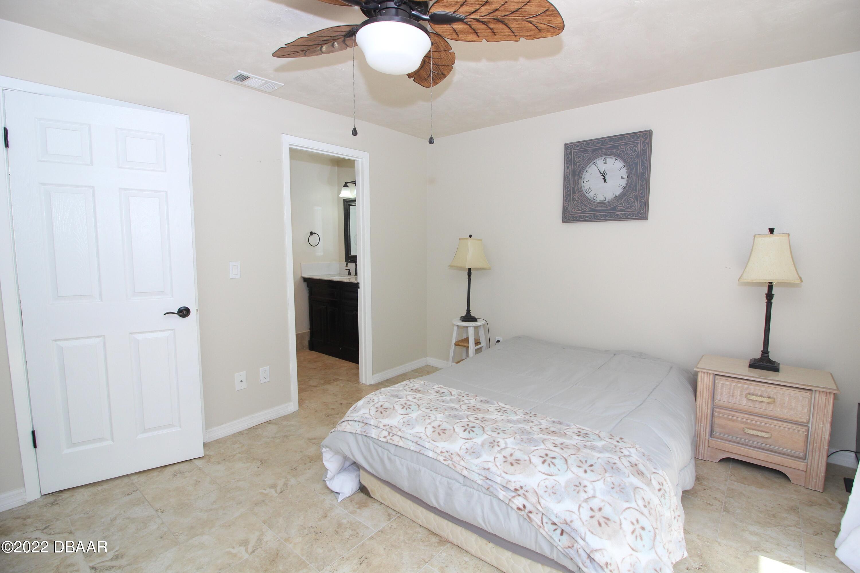 3333 South Ridgewood Avenue, Unit U27G Port Orange, FL 32129 - Photo 18 of 36 41023313-018-Master_Bedroom_Alt_View
