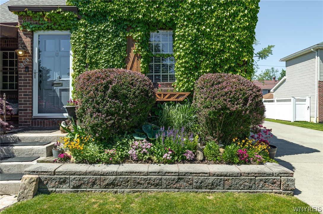 354 Wardman Road Tonawanda, NY 14217 - Photo 4 of 48