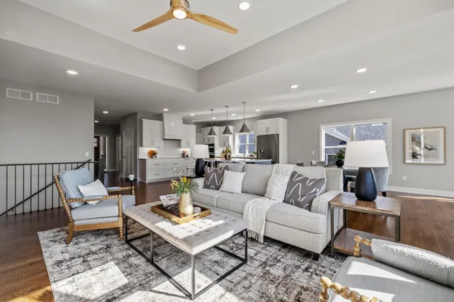 $774,900 | 27130 Pete's Hl Trail, Elko New Market, MN 55020