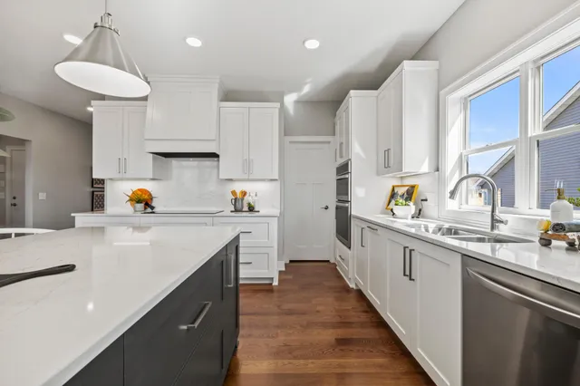 $774,900 | 27130 Pete's Hl Trail, Elko New Market, MN 55020