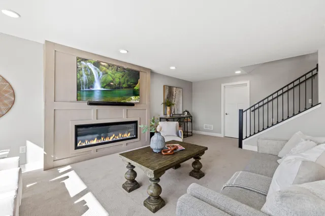 $774,900 | 27130 Pete's Hl Trail, Elko New Market, MN 55020