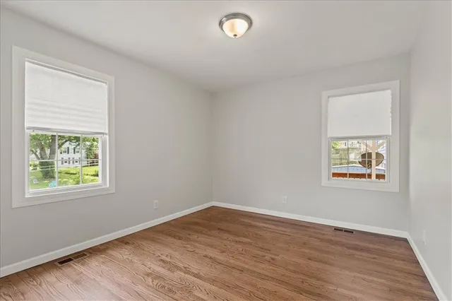 $215,000 | 307 East 3 Drive South, Independence, MO 64050