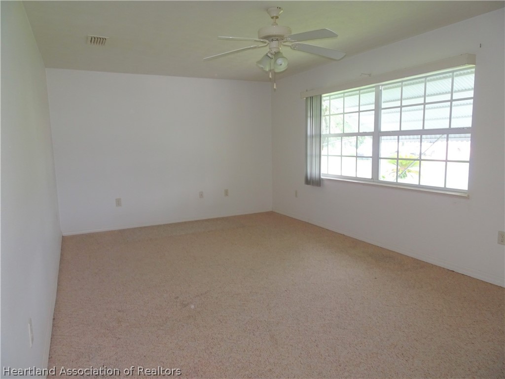 128 Loquat Road Northeast Lake Placid, FL 33852 - Photo 4 of 14 Gallery Image 4