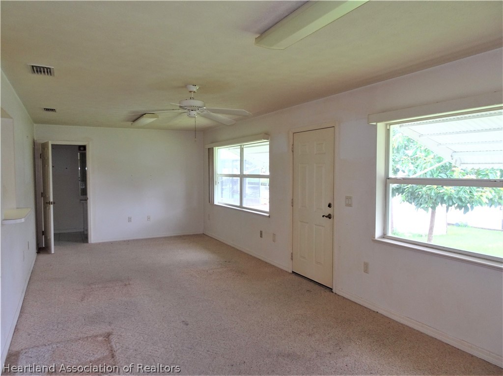 128 Loquat Road Northeast Lake Placid, FL 33852 - Photo 5 of 14 Gallery Image 5