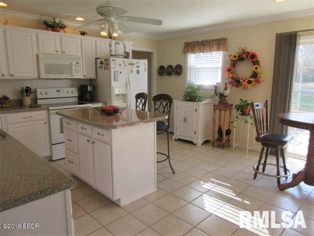 17701 East Angling Road Mount Vernon, IL 62864 - Photo 3 of 50 Gallery Image 3