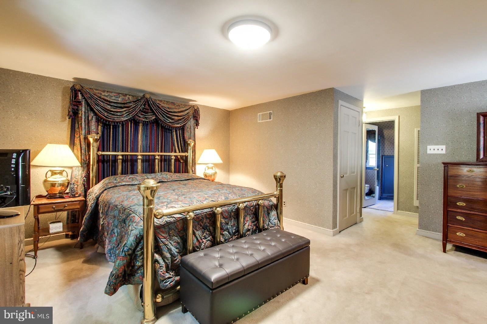 1290 Woodland Road York, PA 17403 - Photo 12 of 28 Gallery Image 12