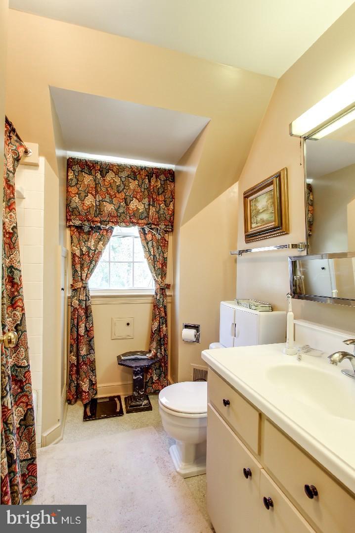 1290 Woodland Road York, PA 17403 - Photo 18 of 28 Gallery Image 18