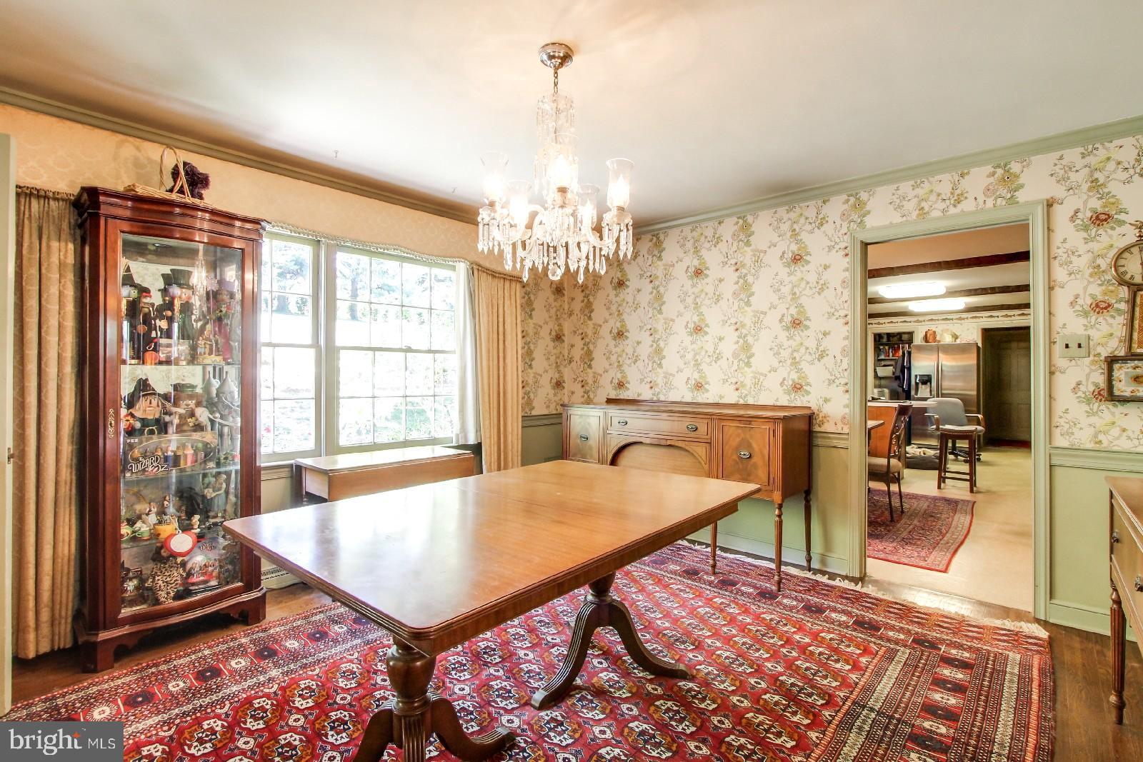 1290 Woodland Road York, PA 17403 - Photo 5 of 28 Gallery Image 5