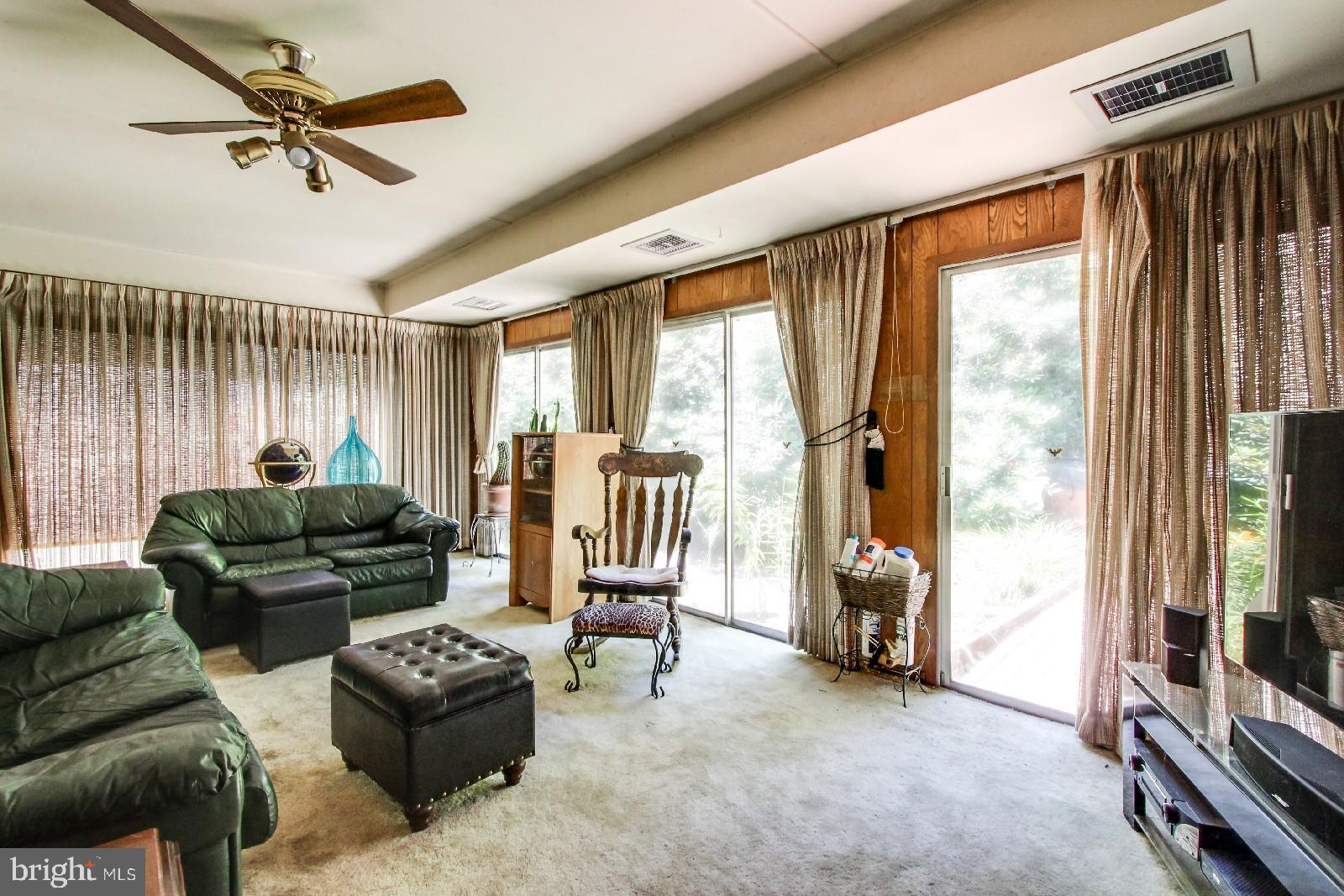 1290 Woodland Road York, PA 17403 - Photo 6 of 28 Gallery Image 6