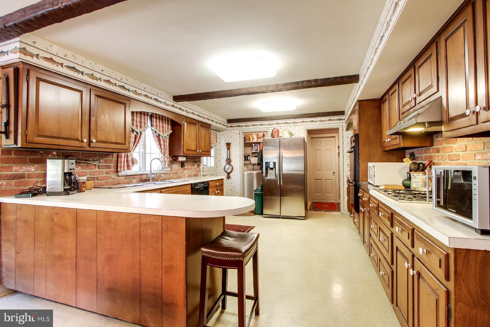 1290 Woodland Road York, PA 17403 - Photo 8 of 28 Gallery Image 8