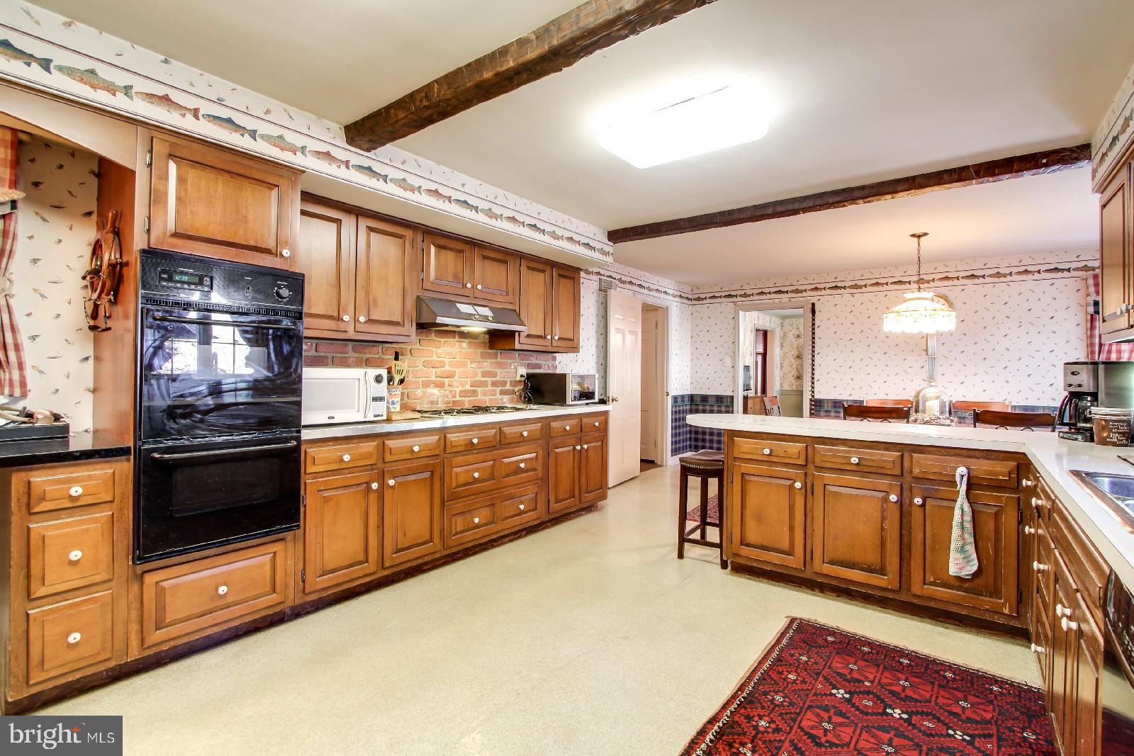 1290 Woodland Road York, PA 17403 - Photo 10 of 28 Gallery Image 10
