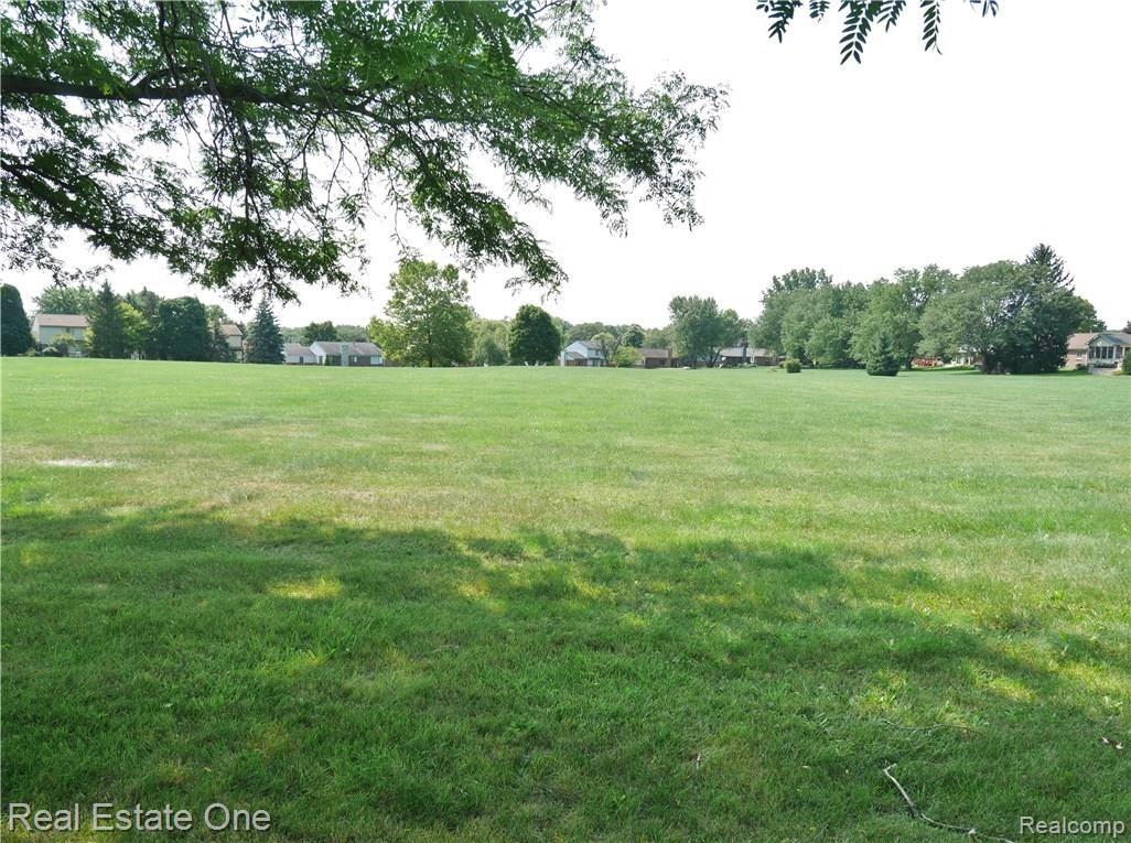 651 Lockport Road Rochester, MI 48307 - Photo 22 of 22 view of commons area.JPG