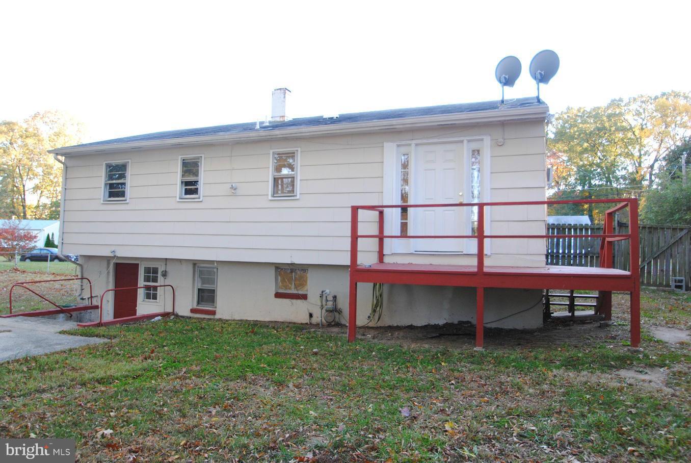 15111 Alaska Road Woodbridge, VA 22191 - Photo 1 of 18 Exterior (Rear)