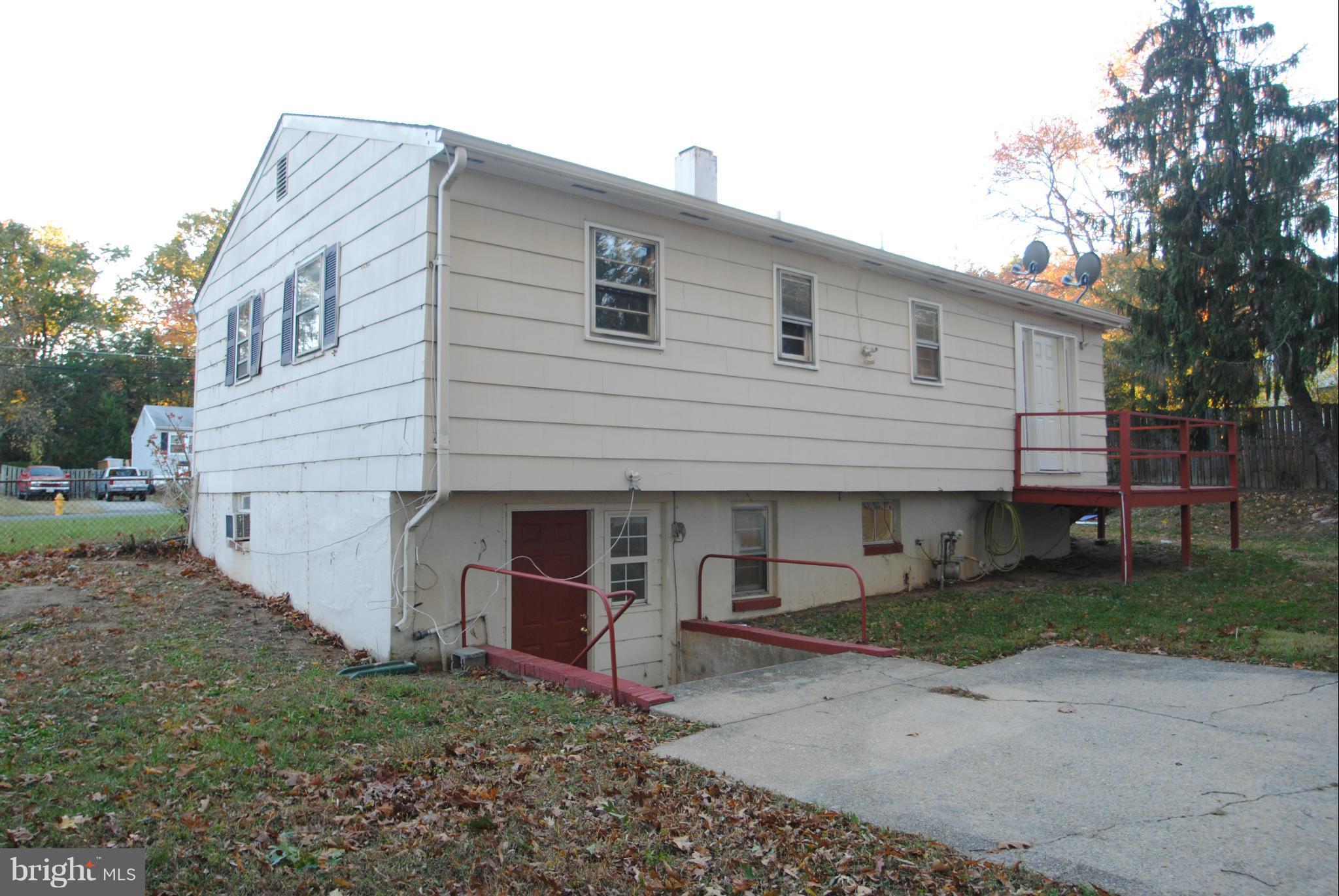 15111 Alaska Road Woodbridge, VA 22191 - Photo 2 of 18 Exterior (Rear)
