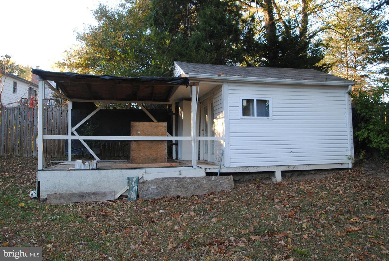 15111 Alaska Road Woodbridge, VA 22191 - Photo 18 of 18 Large Shed