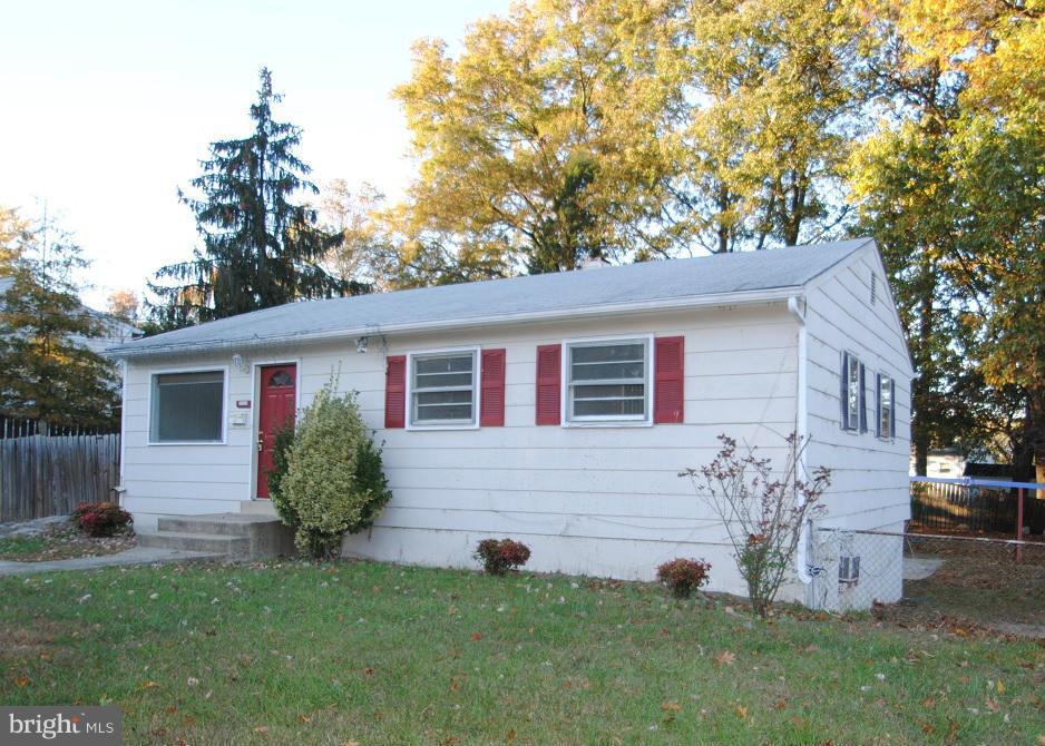 15111 Alaska Road Woodbridge, VA 22191 - Photo 4 of 18 Exterior (Front)
