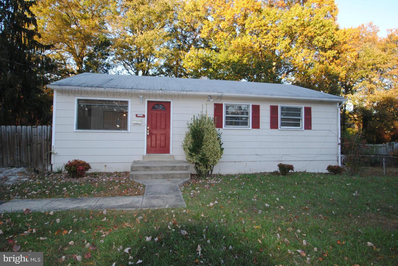 15111 Alaska Road Woodbridge, VA 22191 - Photo 5 of 18 Exterior (Front)