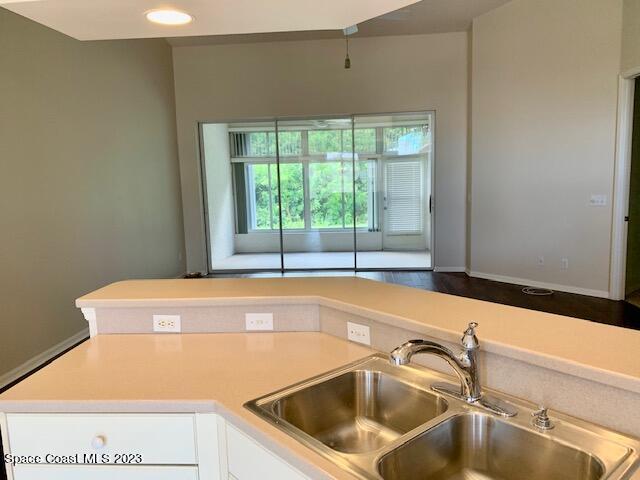 568 Renaissance Avenue Melbourne, FL 32940 - Photo 21 of 47 kitchen sink