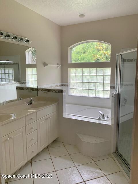568 Renaissance Avenue Melbourne, FL 32940 - Photo 28 of 47 master garden tub
