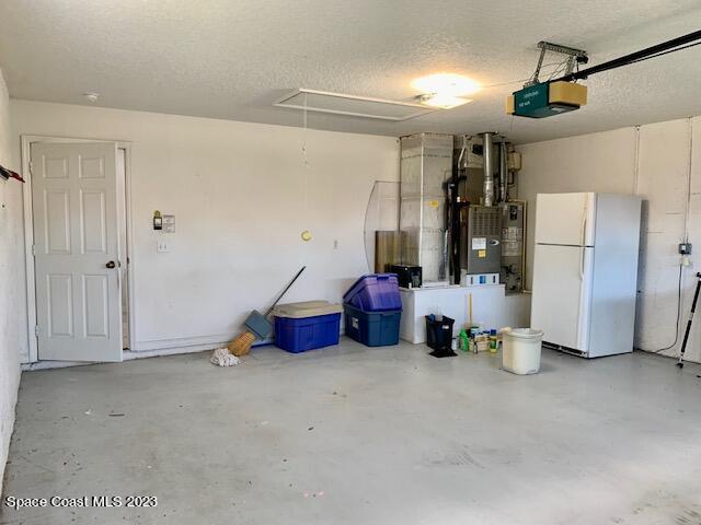 568 Renaissance Avenue Melbourne, FL 32940 - Photo 47 of 47 garage1
