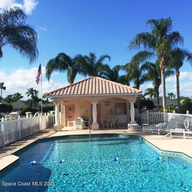 568 Renaissance Avenue Melbourne, FL 32940 - Photo 5 of 47 Renaissance Point pool