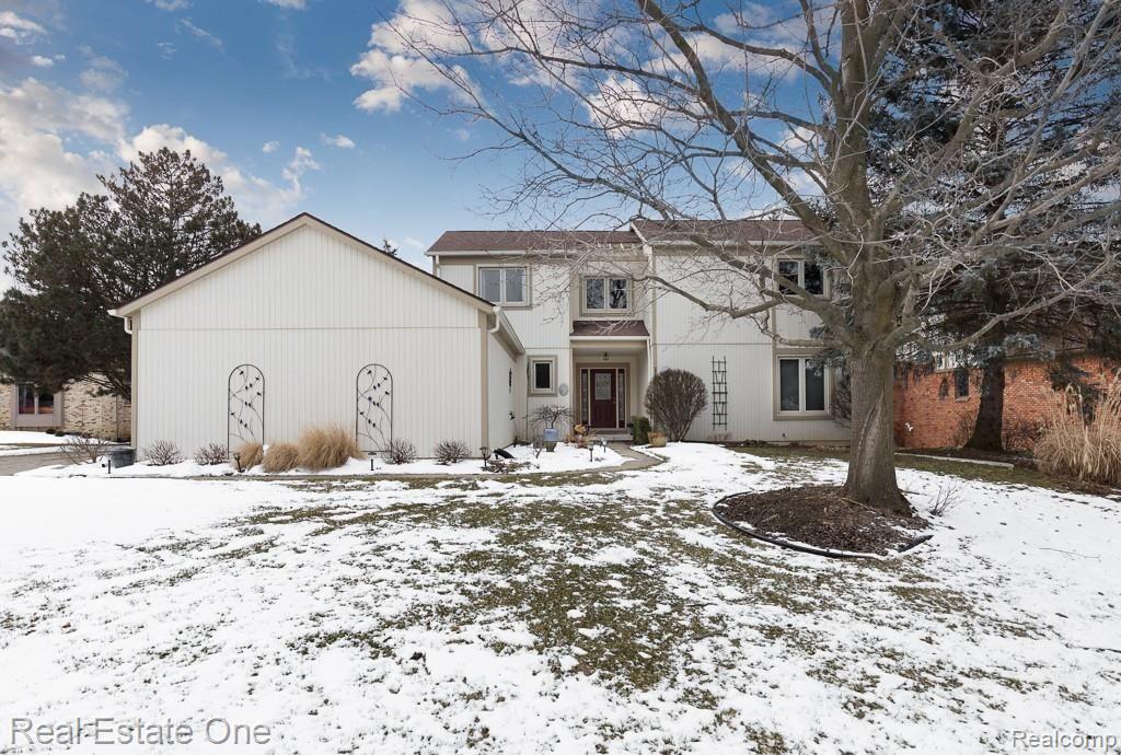 2545 Munster Road Rochester Hills, MI 48309 - Photo 1 of 33