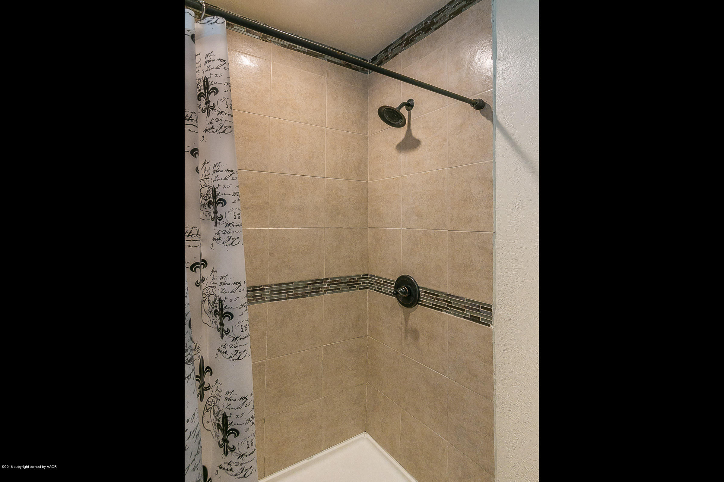 4211 South Jackson Street Amarillo, TX 79110 - Photo 11 of 13 011_Shower