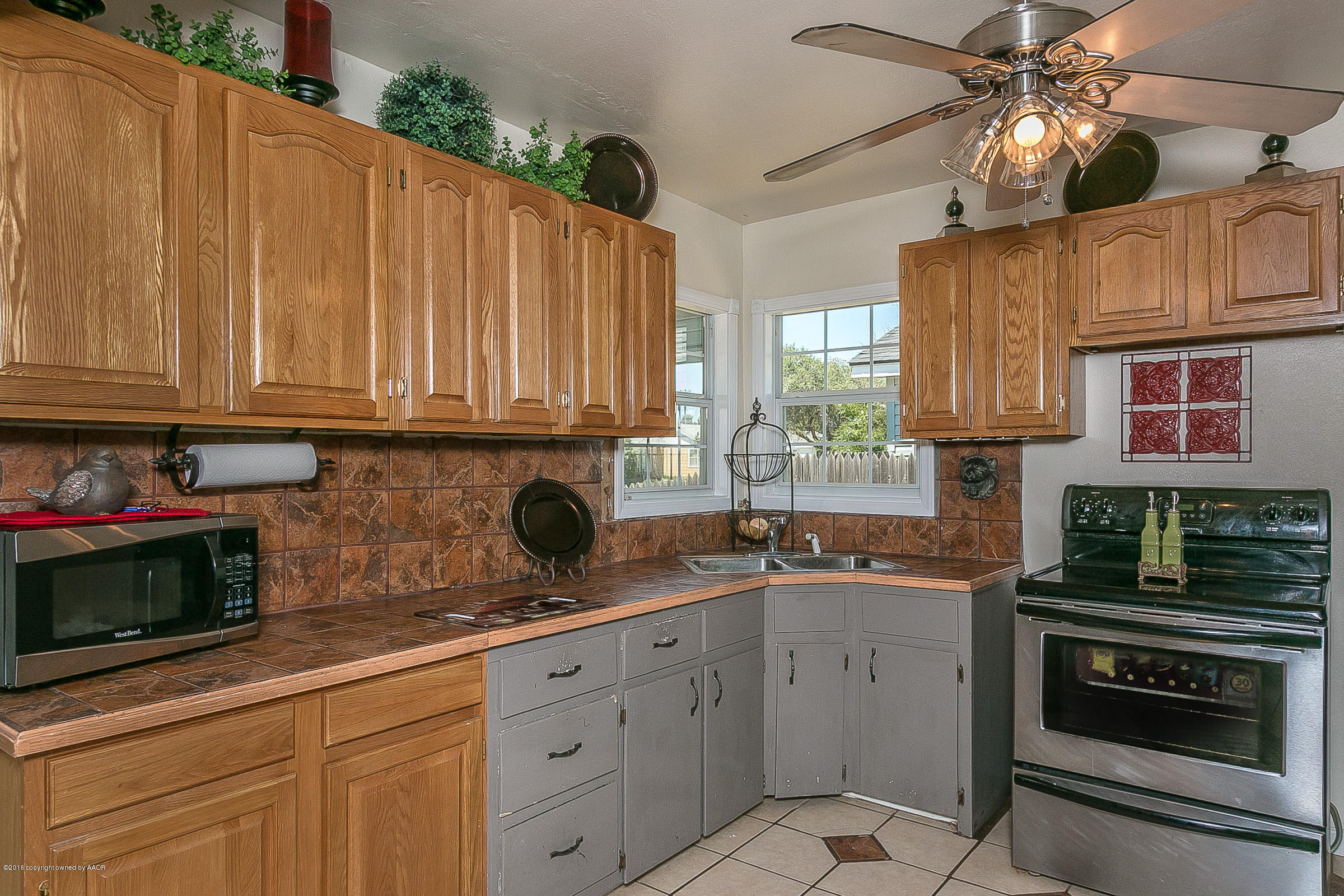 4211 South Jackson Street Amarillo, TX 79110 - Photo 6 of 13 006_Kitchen
