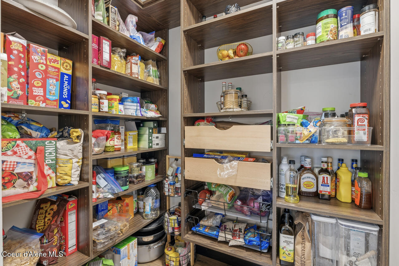 11925 North Rocking R Road Hayden, ID 83835 - Photo 26 of 91 Pantry