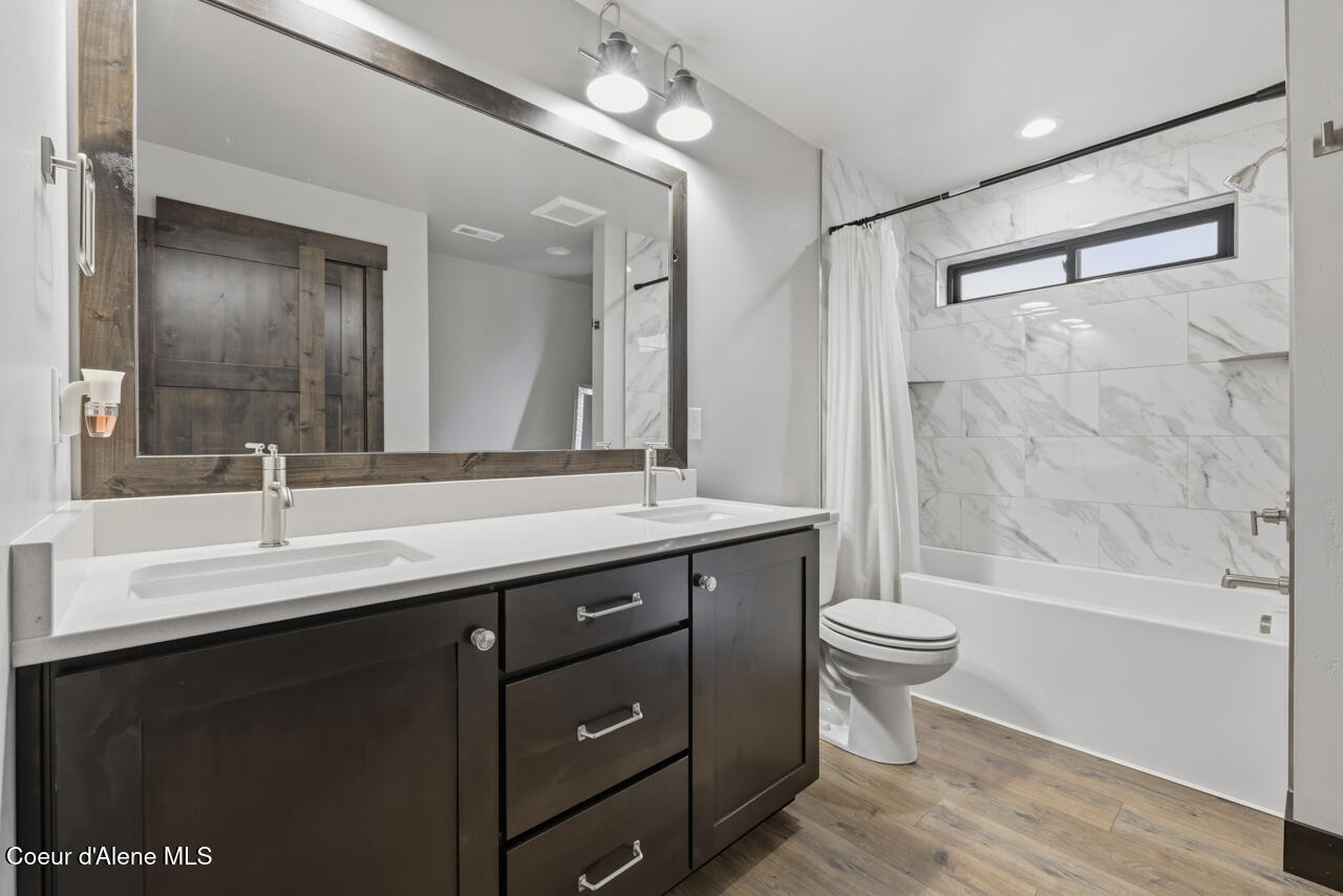 11925 North Rocking R Road Hayden, ID 83835 - Photo 44 of 91 Bathroom
