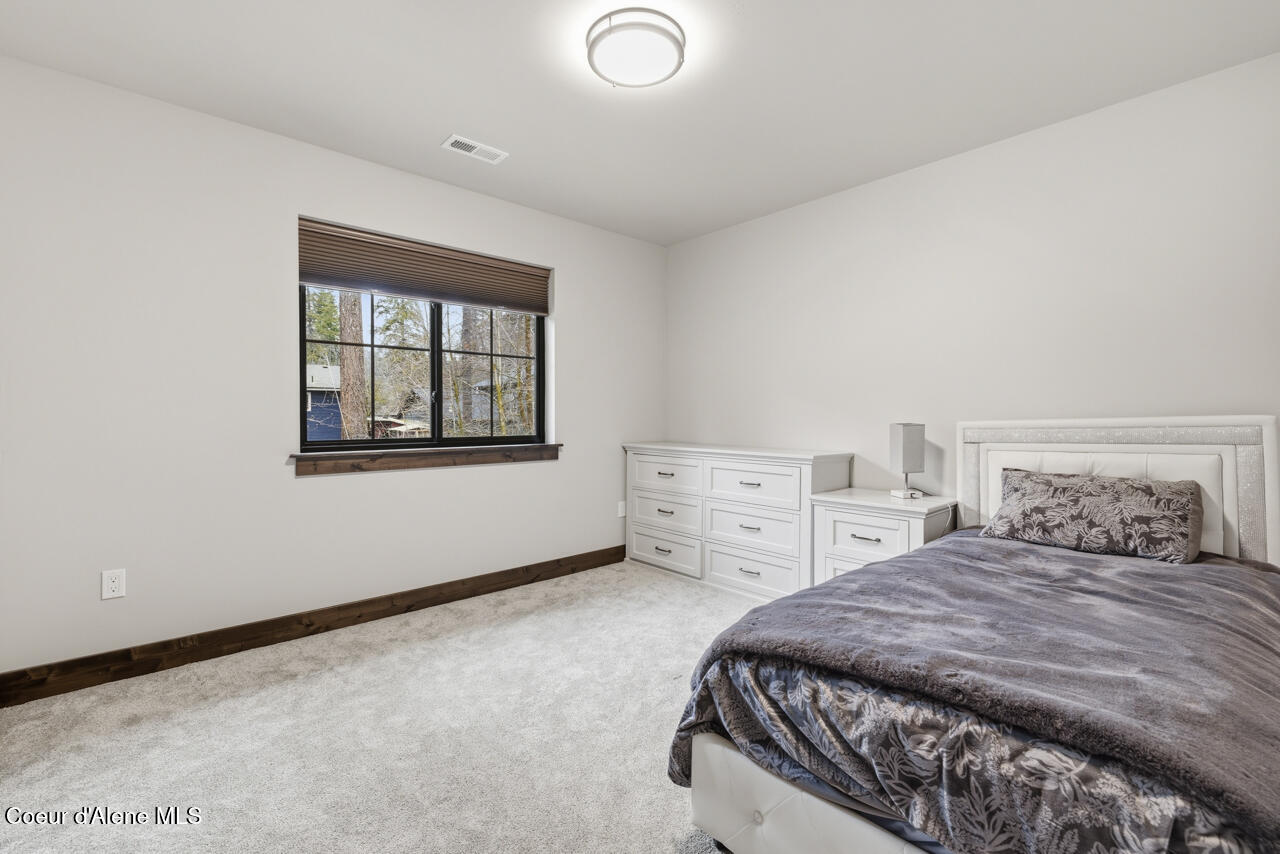 11925 North Rocking R Road Hayden, ID 83835 - Photo 49 of 91 Bedroom